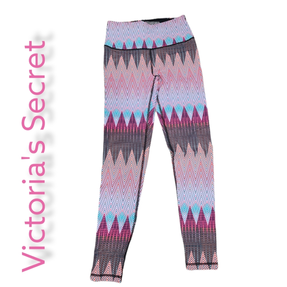 Victoria's Secret VSX Sport Knockout Tight - Geometric 7/8 Leggings - Picture 3 of 8